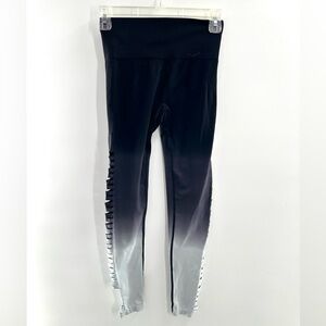 PINK Victoria's Secret Black & Gray Cool & Comfy Leggings Size Small
